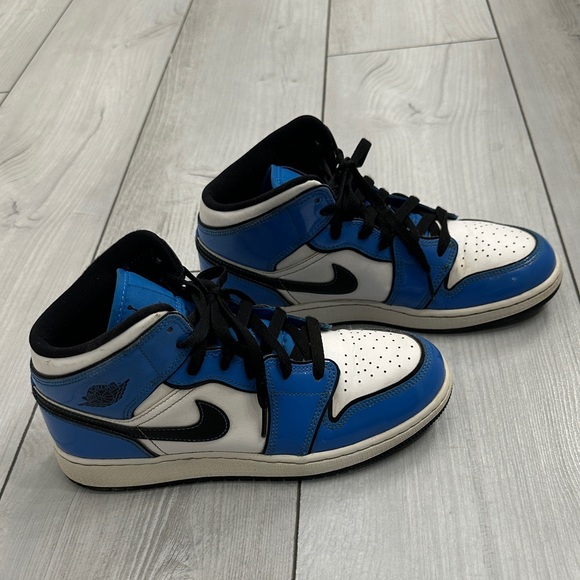 Boys Nike Jordan 1 Mid Signal Blue Size 7Y - Picture 5 of 7